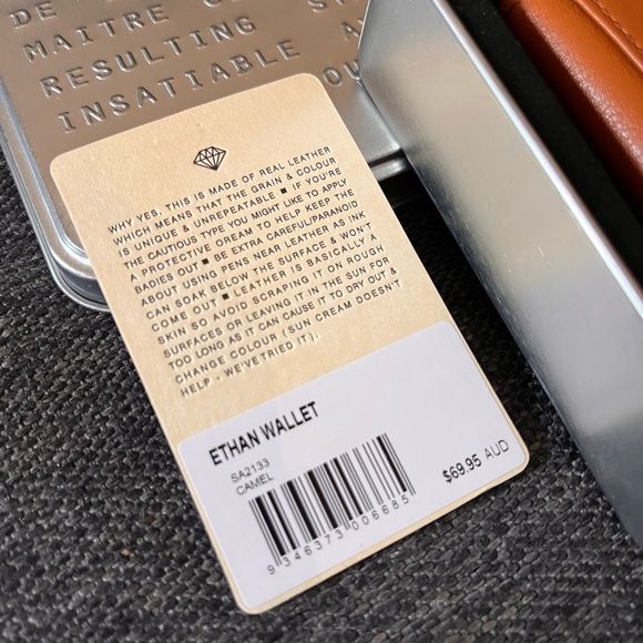 Ethan Leather Wallet with Magnet Cash
Grabber - Picture 9 of 9